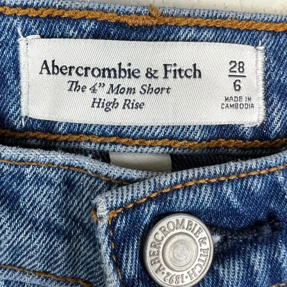 SOLD Abercrombie & Fitch Curve Love High Rise Mom Shorts 4" Denim Size 28 / 6 - Picture 5 of 7